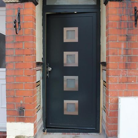 Townhouse Plus @ 282 Walthall Street ครูว์ ภายนอก รูปภาพ
