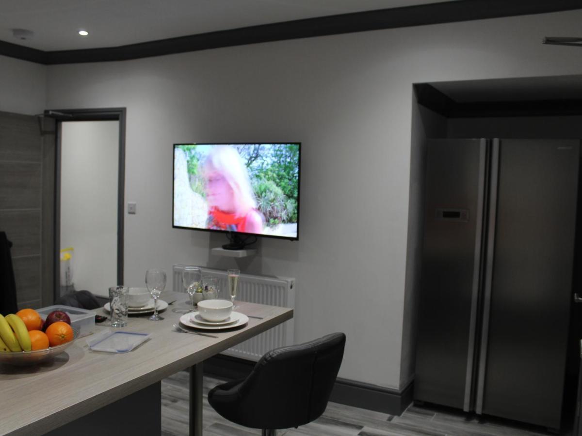 Townhouse Plus @ 282 Walthall Street ครูว์ ภายนอก รูปภาพ